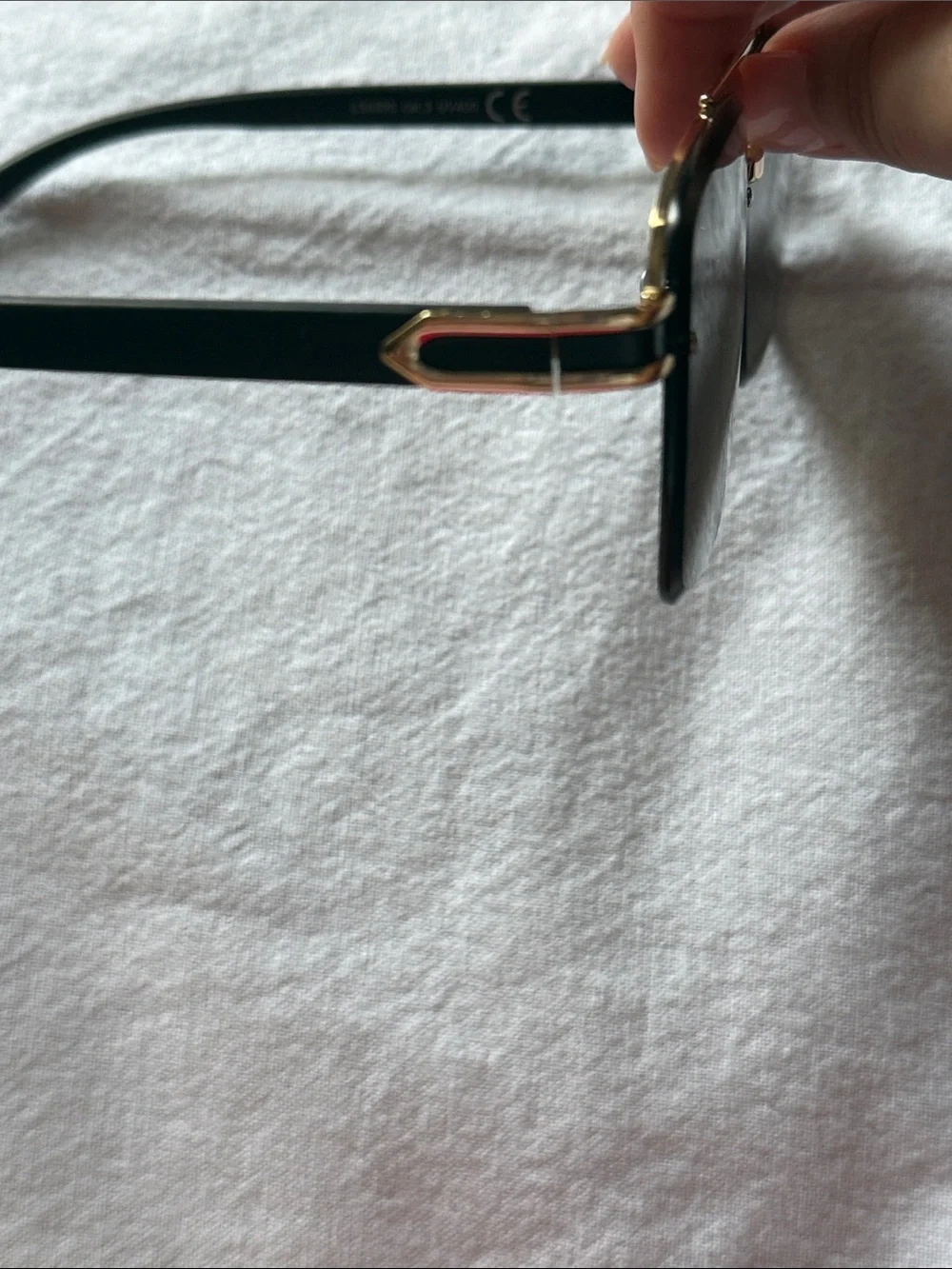 Aviator style sunglasses